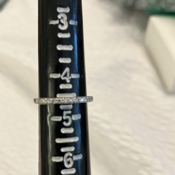 White gold and Diamond band. - Picture 3 of 7